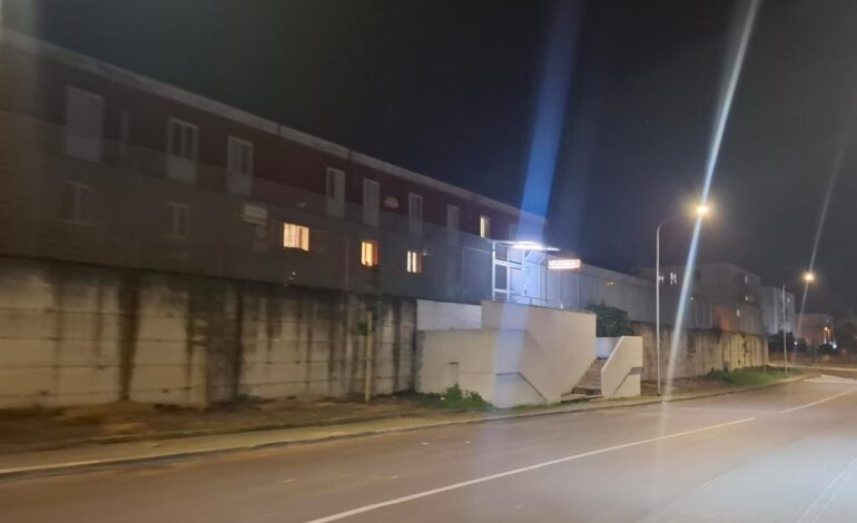 POZZUOLI/ Inseguita da Licola a Monterusciello dal suo ex che l’attende davanti alla caserma dei carabinieri: arrestato 58enne