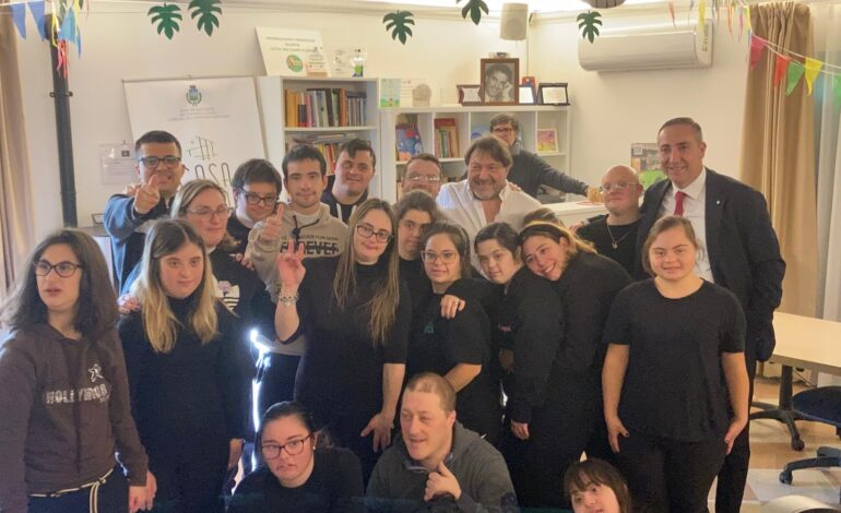 Sigfrido Ranucci a Quarto: incontro con i ragazzi di Casa Mehari nel bene confiscato alla camorra