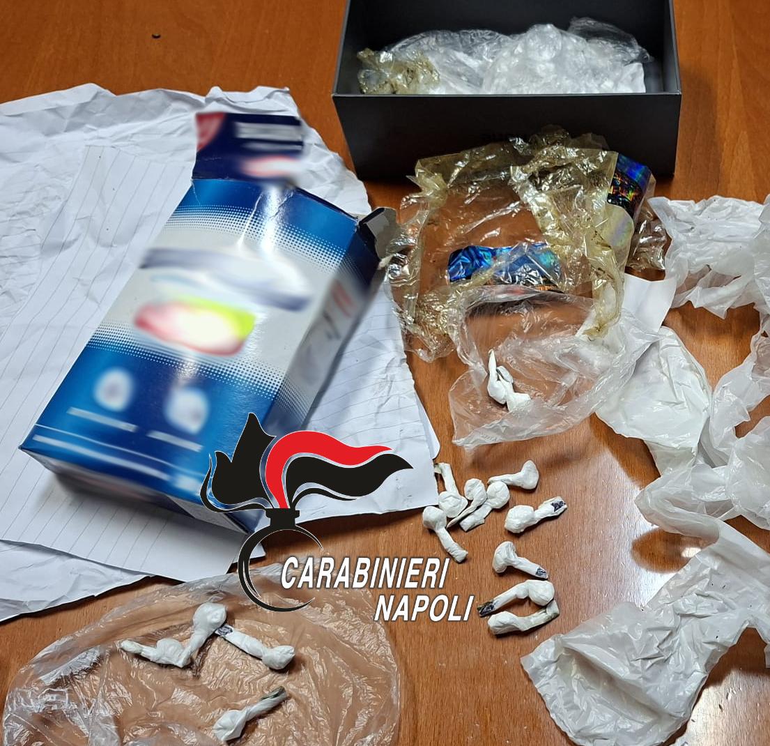POZZUOLI/ Pusher arrestato a Licola Borgo: nascondeva cocaina nel cestello della friggitrice ad aria – LA FOTO