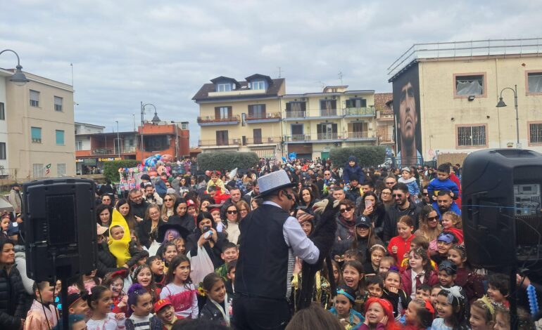 «Un’esplosione di colori e sorrisi» successo per la festa di Carnevale a Quarto