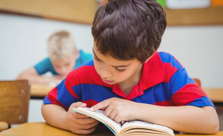 L’epica torna nelle scuole: all’Oriani-Diaz il progetto “Pozzuoli Pagine Libere”