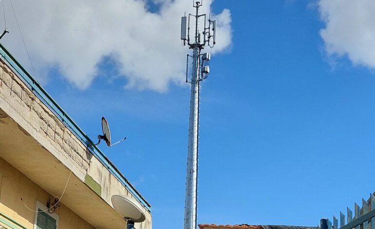 Ordinanza del comune di Pozzuoli blocca l’antenna 5G a Licola «La protesta va avanti»