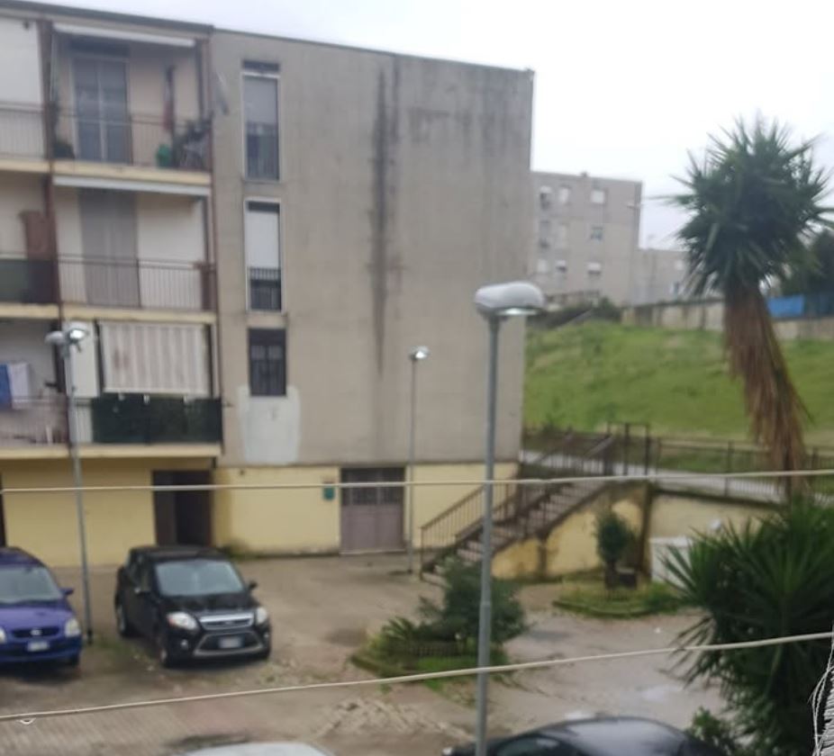 POZZUOLI/ «Luci accese 24 ore su 24 a Monterusciello. Quanti soldi sprecati!»