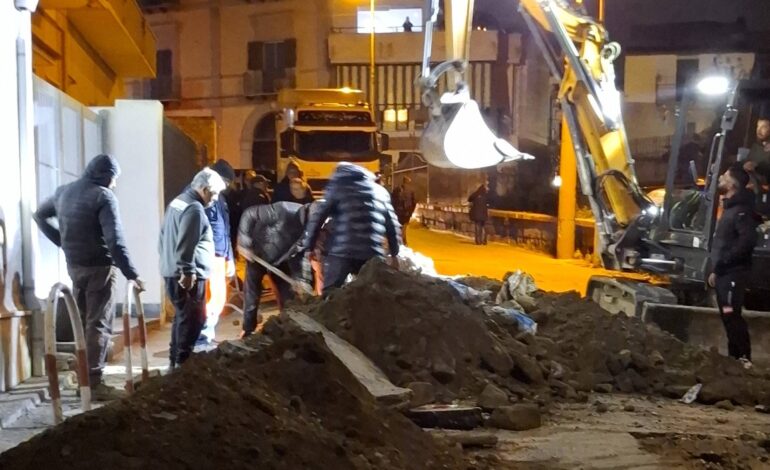 Cede la strada, evacuata una palazzina a Monte di Procida