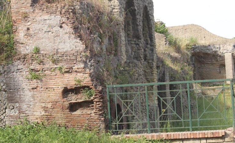 POZZUOLI/ Operazioni di pulizia al Colombario romano