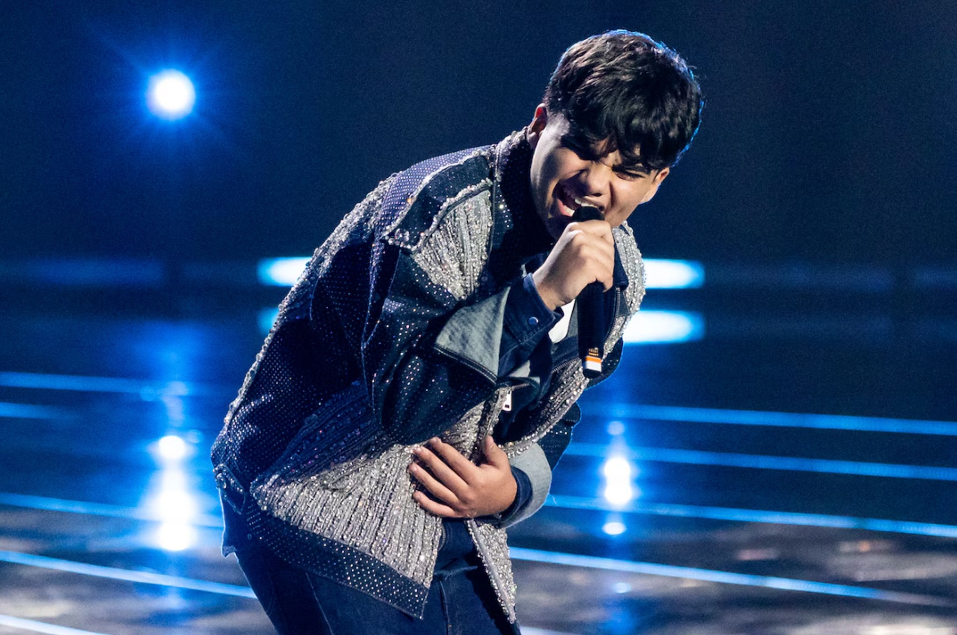 Continua il sogno di Andrea Ronga: il piccolo cantante di Pozzuoli approda alla finalissima di The Voice Kids