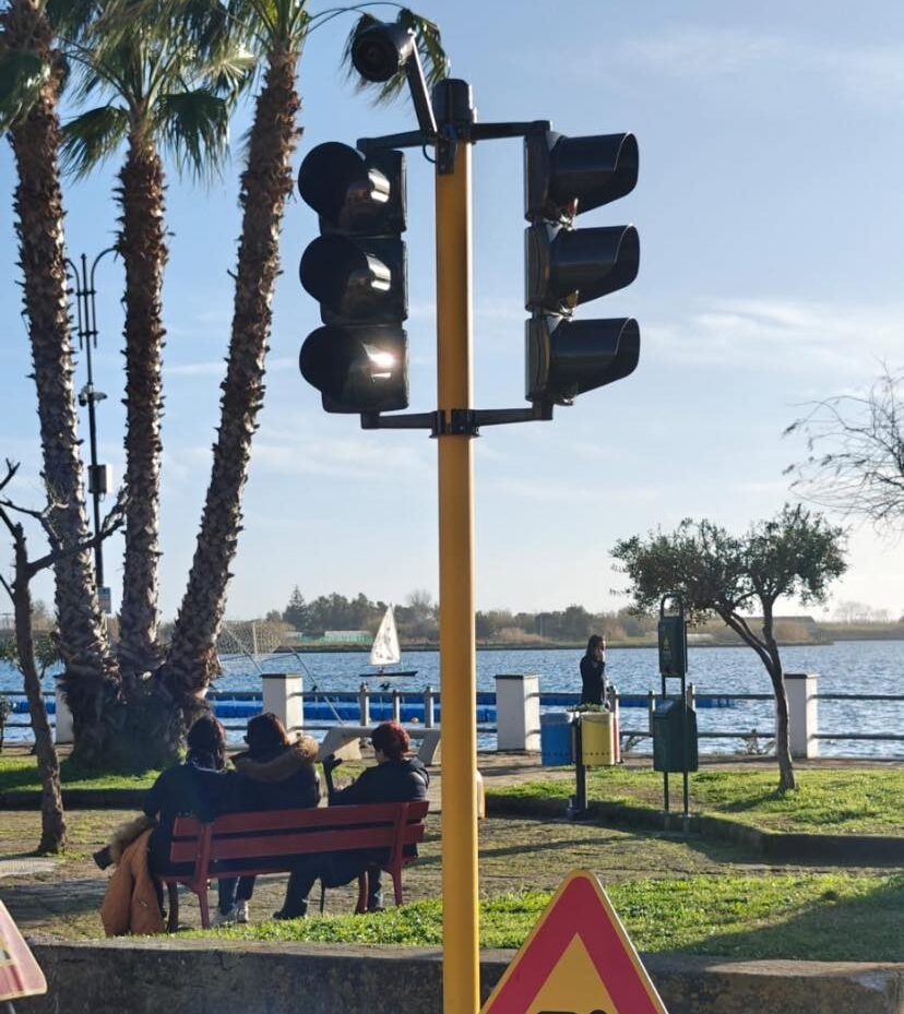 Josi installa quattro semafori speciali a Bacoli «Facciamo solo cose belle»