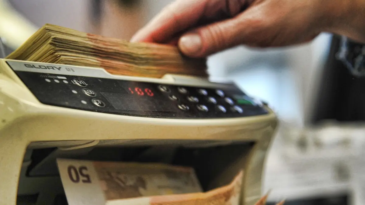 Addio trasparenza: dopo l’indagine della Guardia di Finanza il comune di Pozzuoli ha «nascosto» i rimborsi ai consiglieri comunali