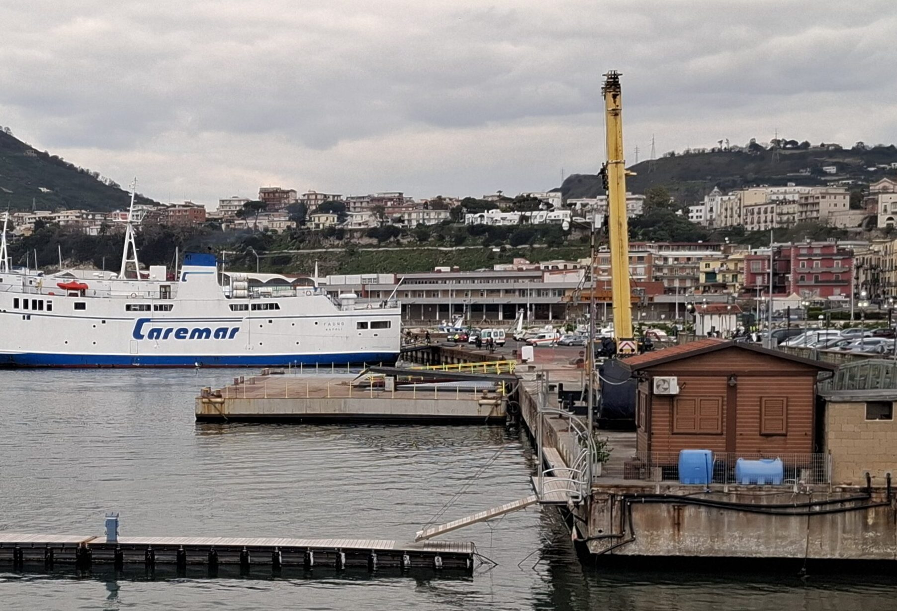 Scende in campo il Ministro Musumeci: al porto di Pozzuoli si inaugura il pontone galleggiante