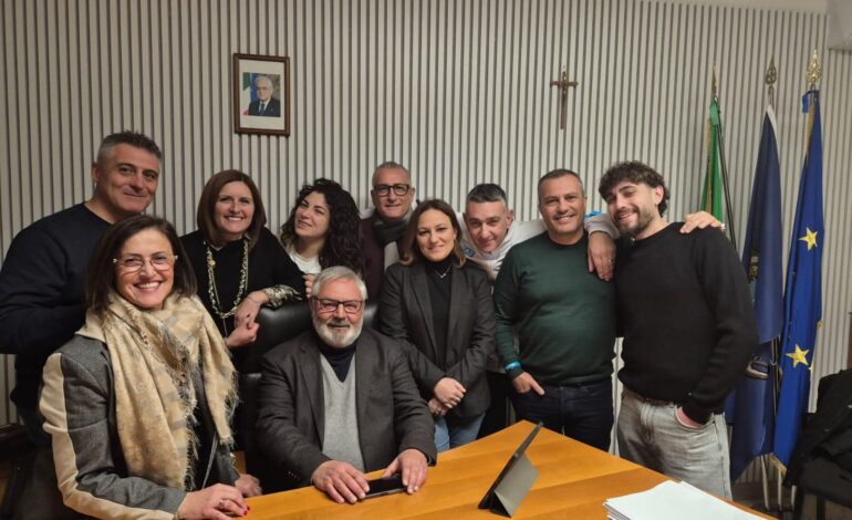 MONTE DI PROCIDA/ La banda Santolillo mette pressioni su una consigliera “Devi andare via dalla maggioranza”