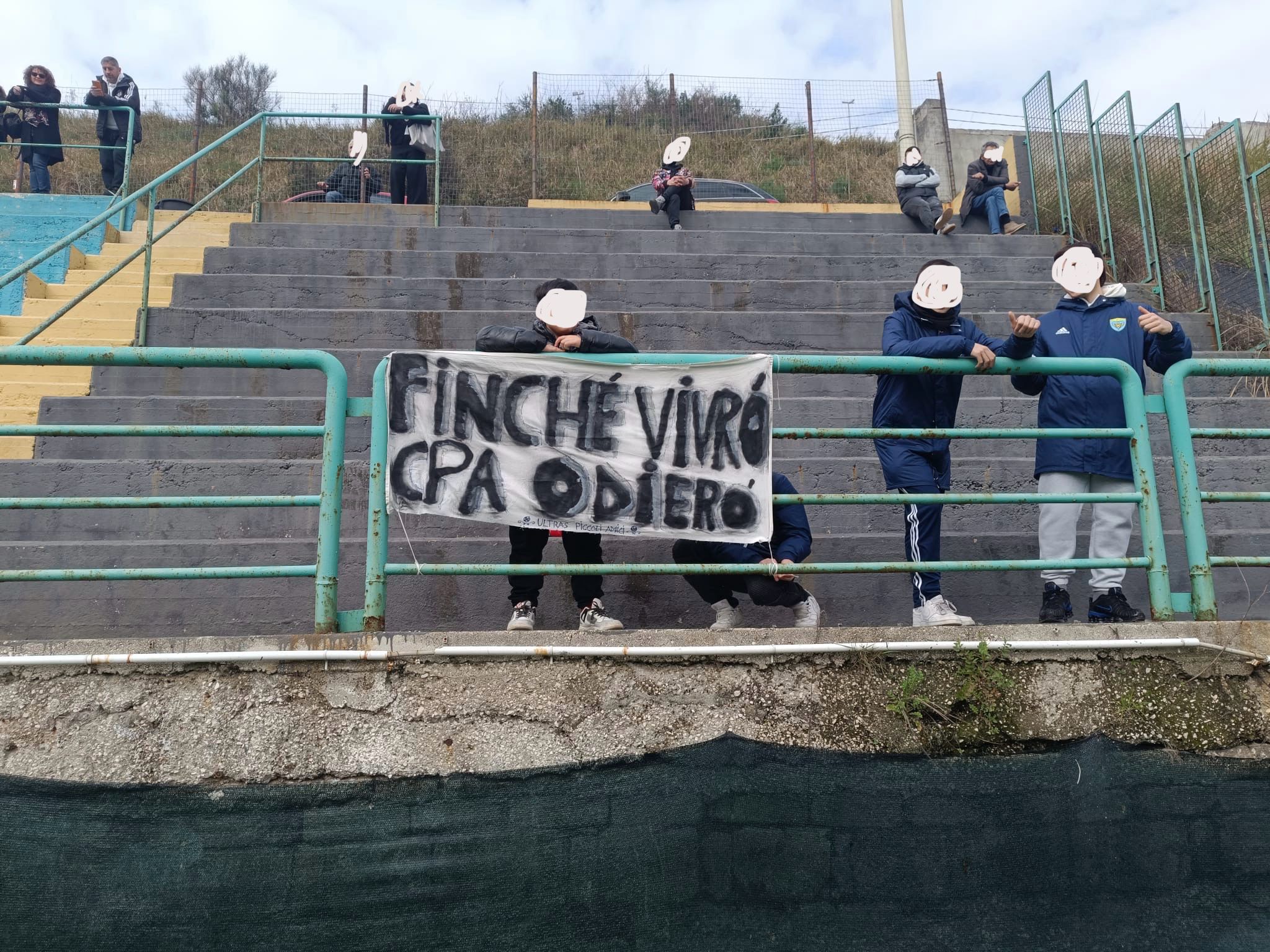 Striscione d’odio durante una partita di calcio giovanile a Pozzuoli