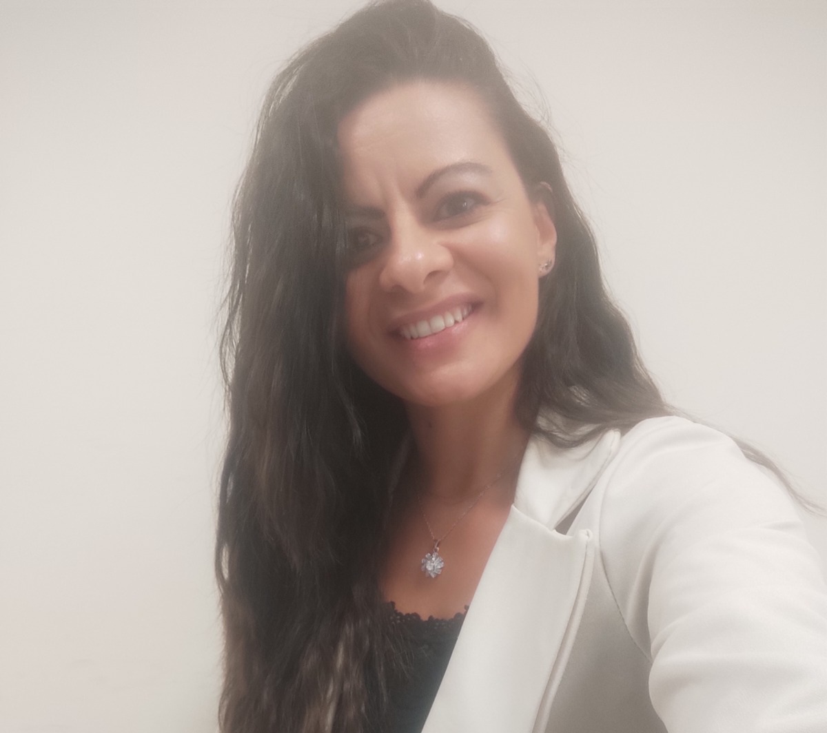 “Dentro lo Specchio”: a Bacoli incontro con esperti per comprendere il narcisismo nelle relazioni