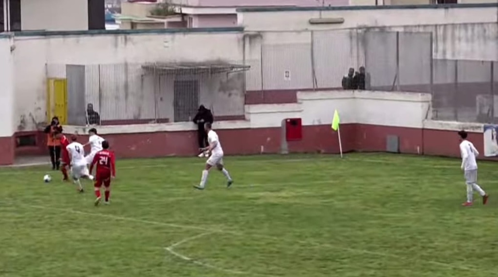 Soldi buttati: lo stadio di Pozzuoli è un disastro