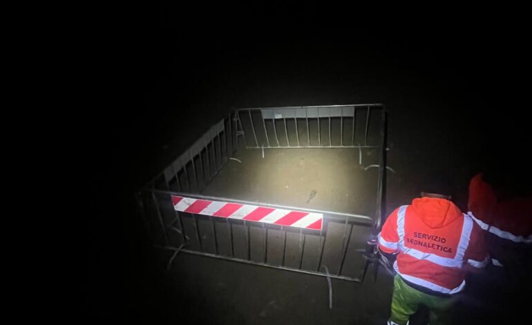 POZZUOLI/ Bomba della Seconda guerra mondiale trovata sulla spiaggia di Licola – LE FOTO