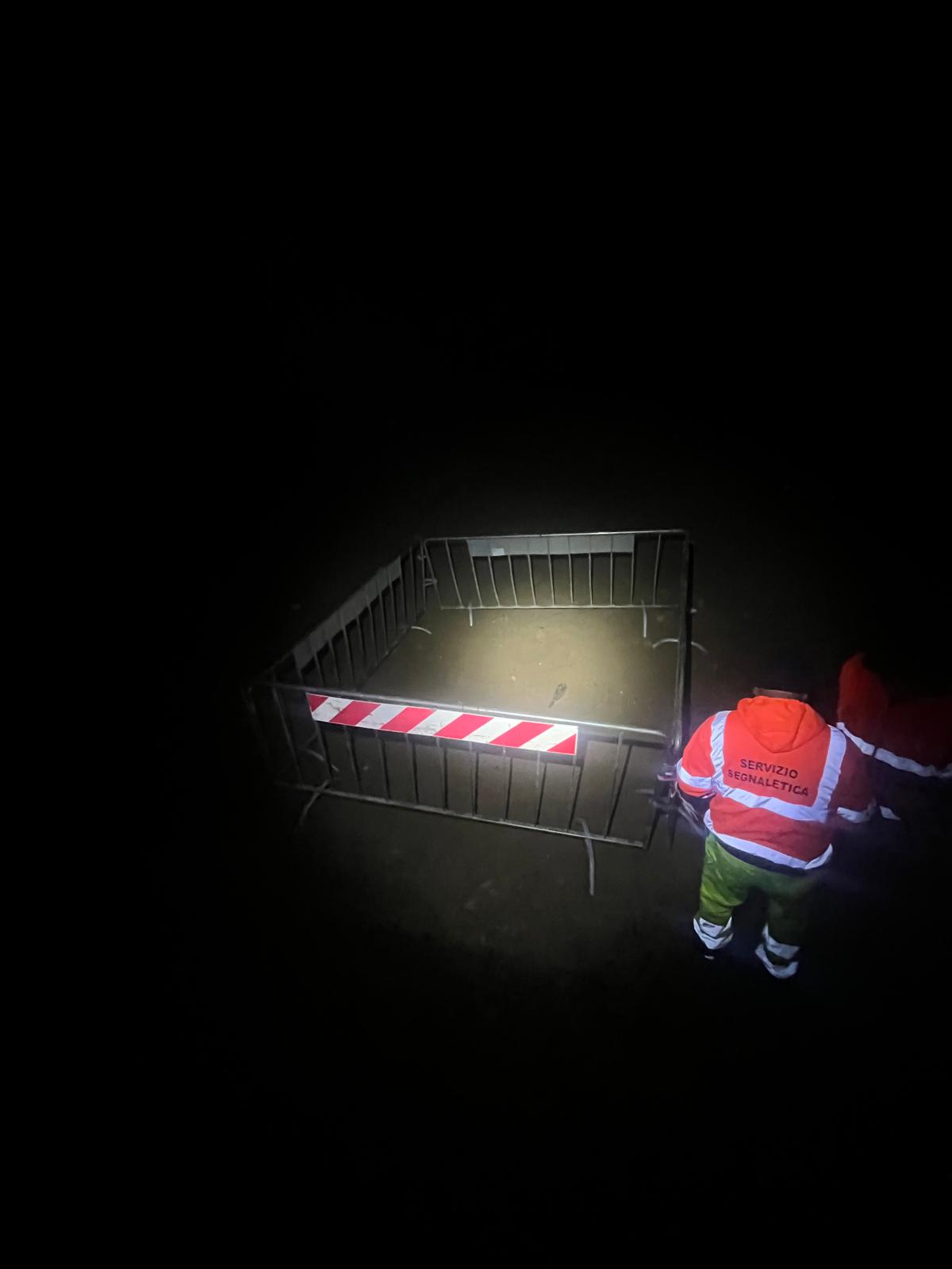 POZZUOLI/ Bomba della Seconda guerra mondiale trovata sulla spiaggia di Licola – LE FOTO