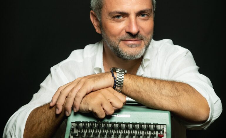 I Beatles a Pozzuoli: Michelangelo Iossa presenta il suo libro “I Giorni di Lennon” allo Spazio M’Arte