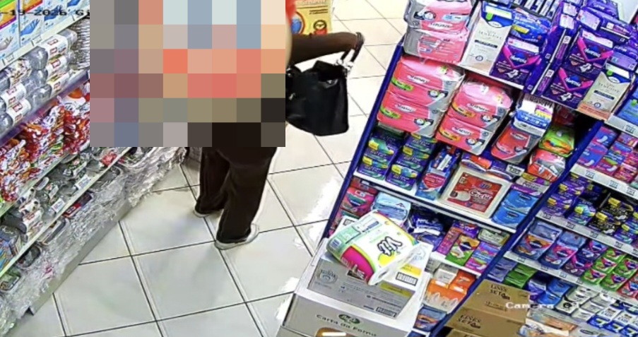 POZZUOLI/ Furto da 2,50 euro al supermercato: ladra ripresa dalle telecamere, il video pubblicato su Facebook