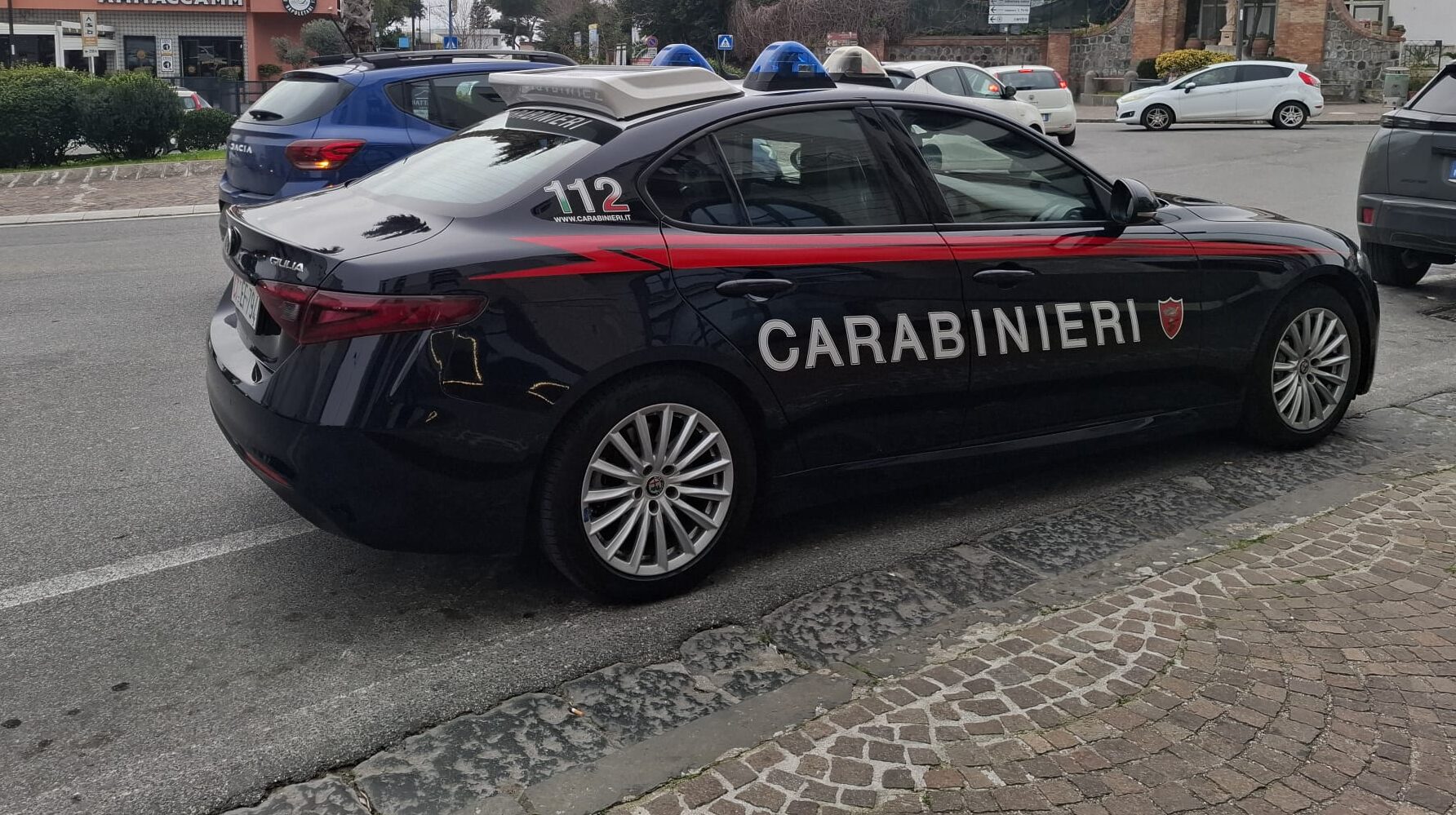 POZZUOLI/ Non si ferma all’alt dei carabinieri: 27enne arrestata dopo folle inseguimento da Licola a Giugliano
