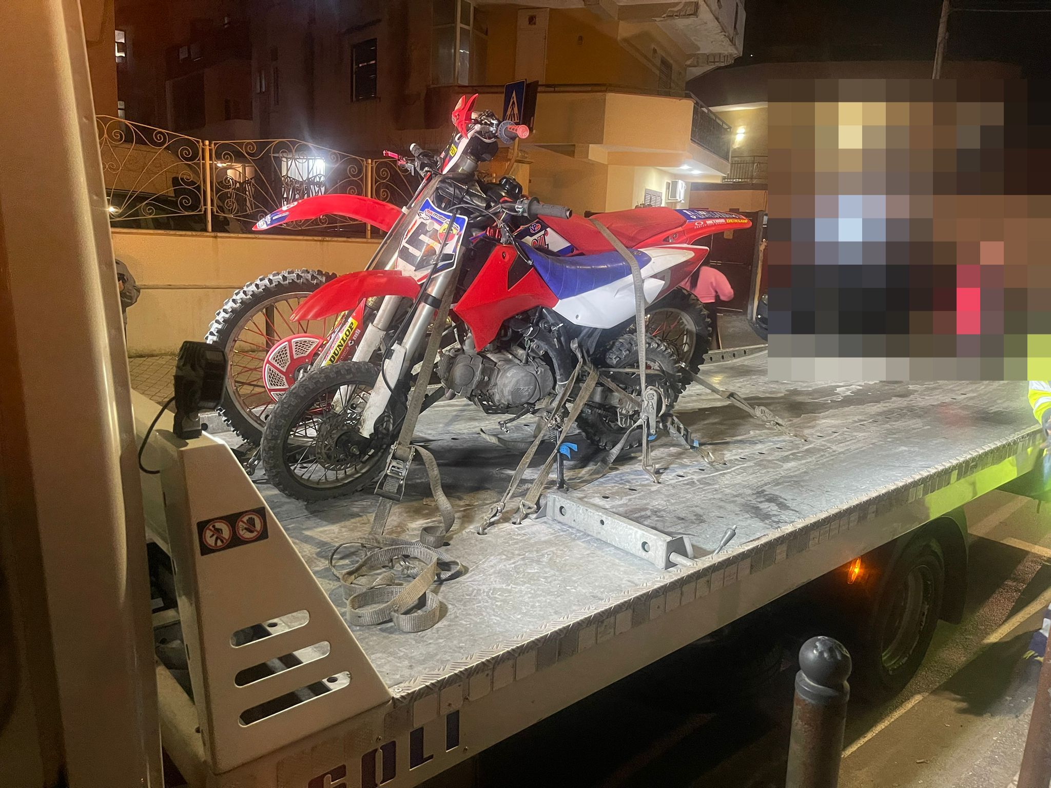 POZZUOLI/ Folli corse in motocross a Licola Mare: baby piloti fermati dai carabinieri