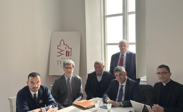 Manzoni celebra l’accordo di valorizzazione per il Rione Terra 56 anni dopo lo sgombero