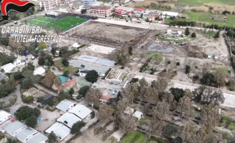 Scoperto villaggio fantasma a Varcaturo: sequestrati 65mila metri di terreno e denunciare cinque persone