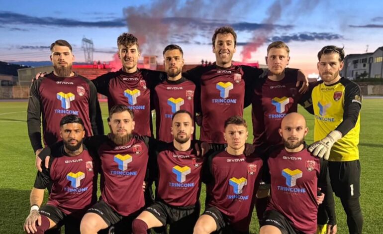 Calciatori aggrediti negli spogliatoi da tifosi e avversari: la denuncia choc della Pozzuoli Calcio