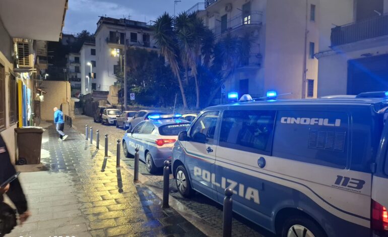 POZZUOLI/ Parcheggiatori abusivi fermati dalla Polizia sul porto e a via Napoli