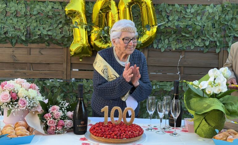 Nonna Matilde compie 100 anni: festa a Pozzuoli – LE FOTO