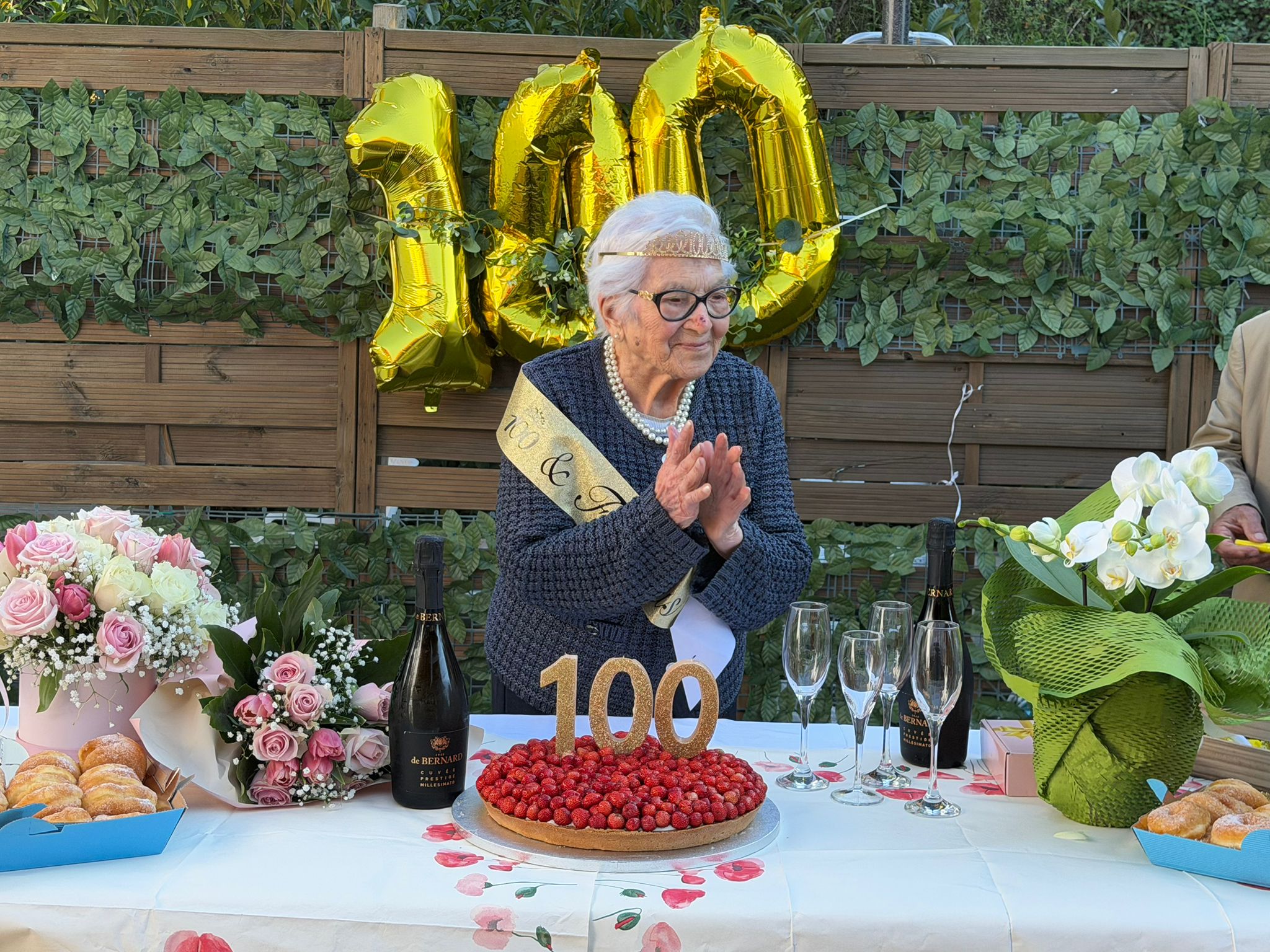 Nonna Matilde compie 100 anni: festa a Pozzuoli – LE FOTO