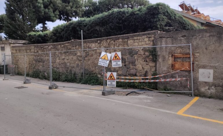 POZZUOLI/ «Area transennata, posti auto negati per lavori mai iniziati»