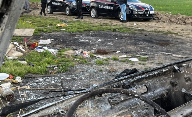 Appicca incendio nel campo rom: arrestato un 23enne