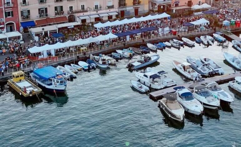 Il porto di Baia si rifà il look: stanziati 800mila euro