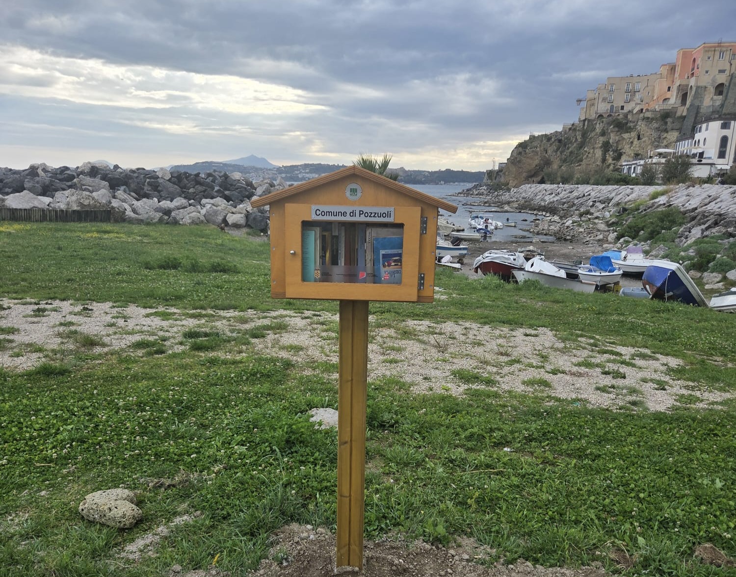 Pozzuoli legge e condivide: arrivano le nuove teche di bookcrossing