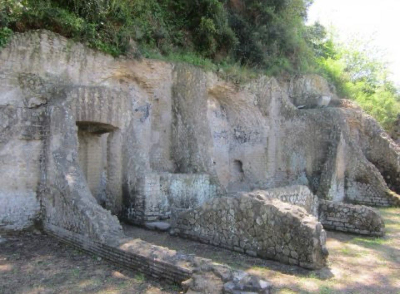 Terme, vino e arte nei Campi Flegrei: la storia millenaria delle Terme di Agnano