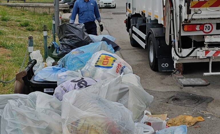 POZZUOLI/ L’assessore all’ambiente bacchetta gli incivili «A Toiano non fanno la differenziata»