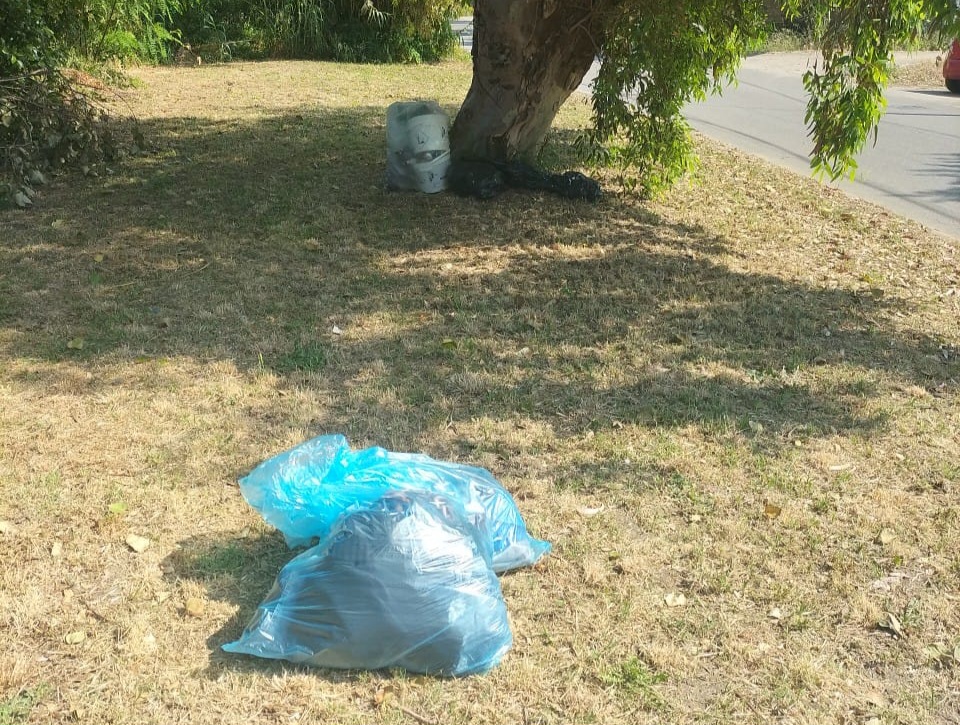 POZZUOLI/ «Rifiuti abbandonati in strada ma nessuno interviene»