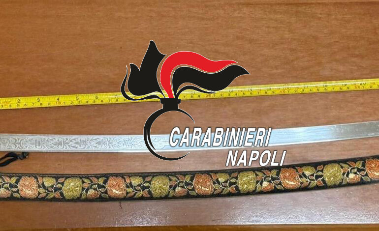 Va a spasso con una spada: 42enne fermato dai carabinieri