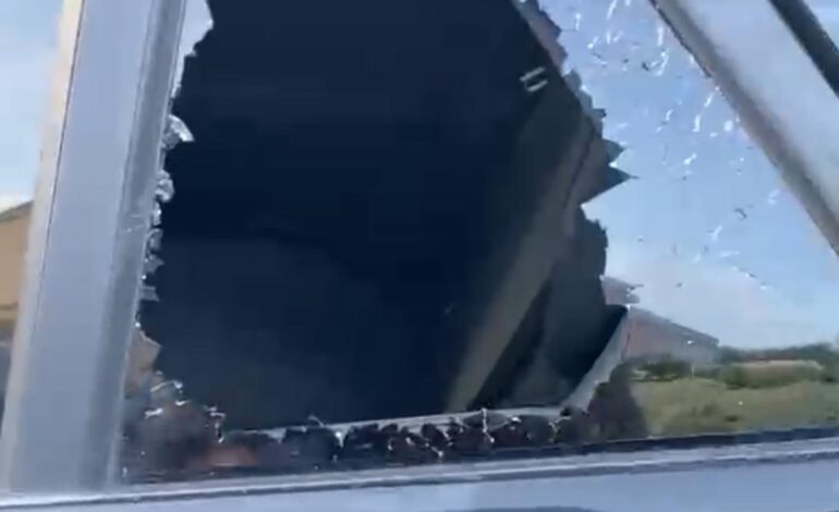 Turiste derubate al porto di Pozzuoli. Il racconto: «Le nostre auto svaligiate davanti a tanta gente»