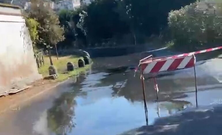 Scempio ambientale a Pozzuoli: scarichi fognari nel Lago Lucrino – IL VIDEO