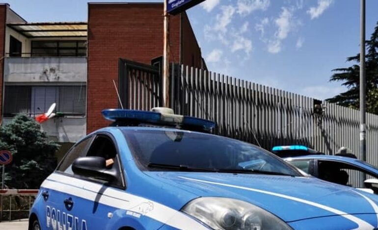 Truffe alle assicurazioni con auto rubate: tre poliziotti arrestati dai loro stessi colleghi