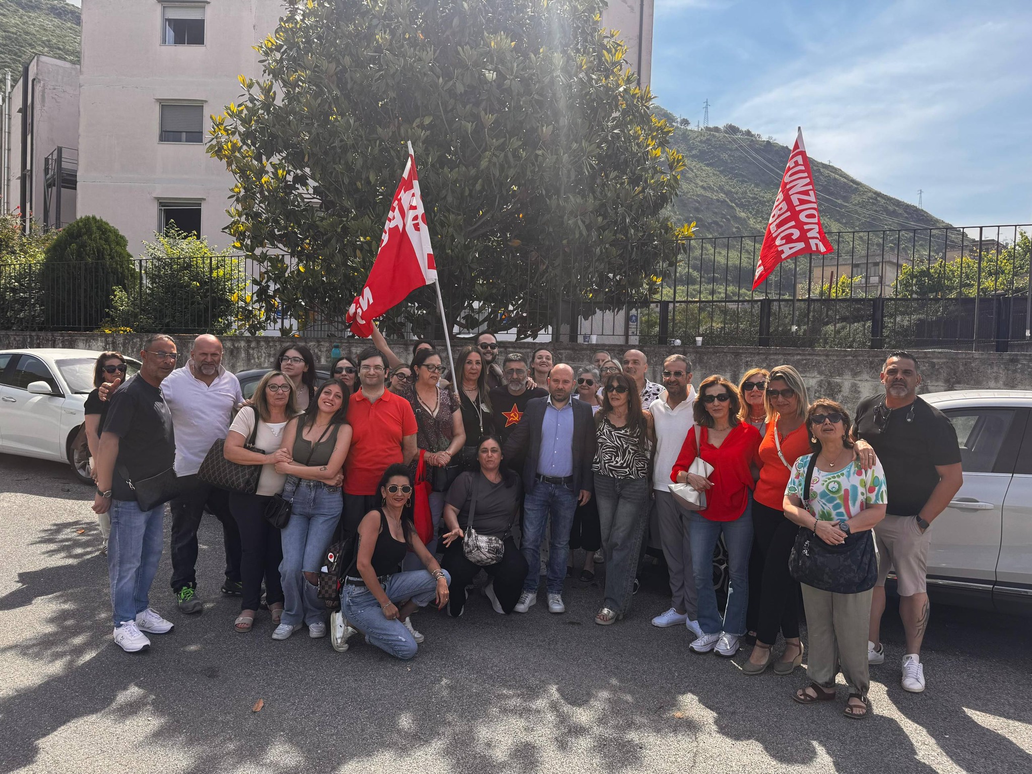 POZZUOLI/ Sciopero alla RSA di Toiano: con i lavoratori anche il deputato Antonio Caso