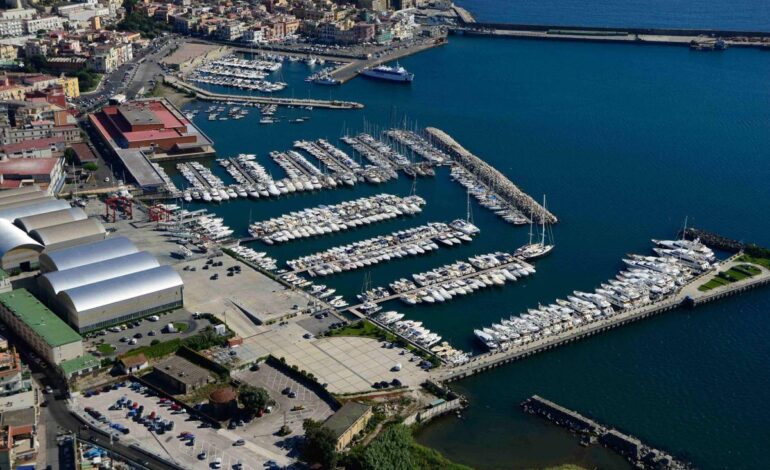 Bandiera Blu, Campi Flegrei ancora fuori. A Pozzuoli premiato l’approdo Sudcantieri
