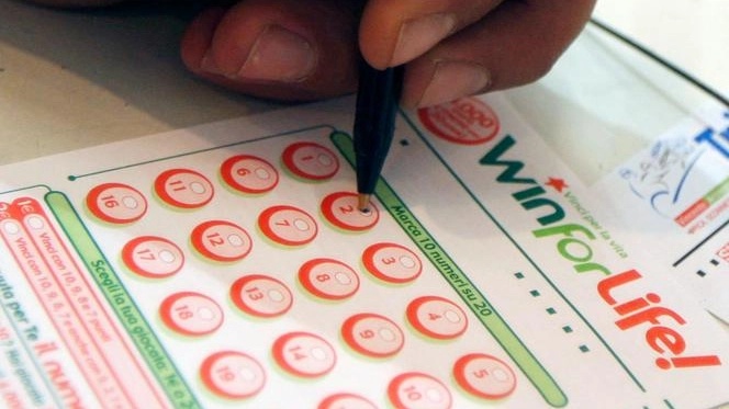 POZZUOLI/ Gioca due euro e ne vince 26mila: la schedina fortunata giocata ad Arco Felice