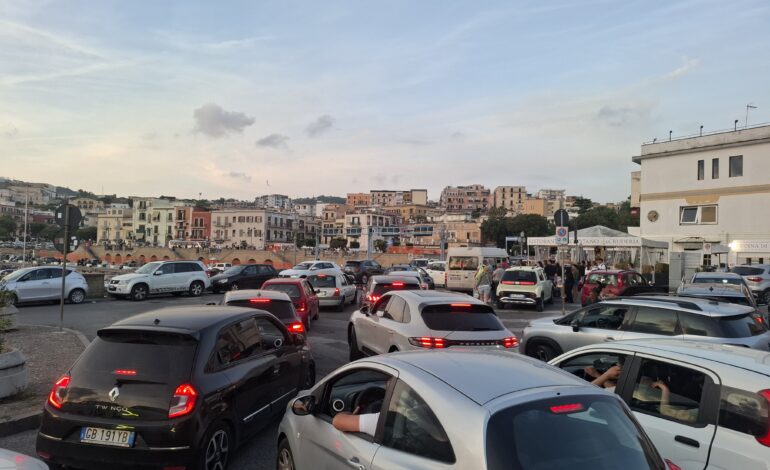 Bus al porto di Pozzuoli, vertice in Regione con i sindaci