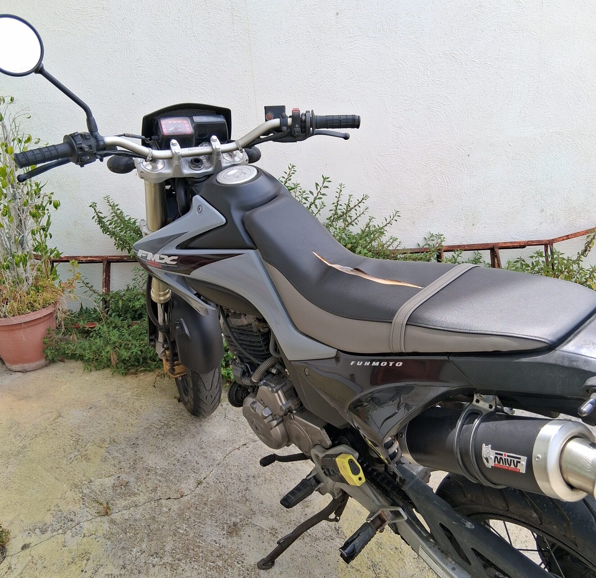 LA DENUNCIA/ «Moto vandalizzate a Bacoli: è stata una ritorsione?»