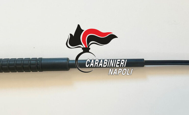 Ferisce un connazionale e colpisce i vigili con un bastone: arrestato un 47enne