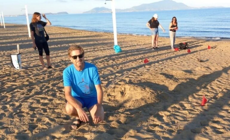 POZZUOLI/ Primo nido di tartarughe Caretta caretta sulla spiaggia di Licola