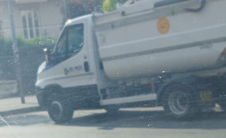 POZZUOLI/ Mezzi senza benzina, raccolta rifiuti a singhiozzo. In azione una terza ditta