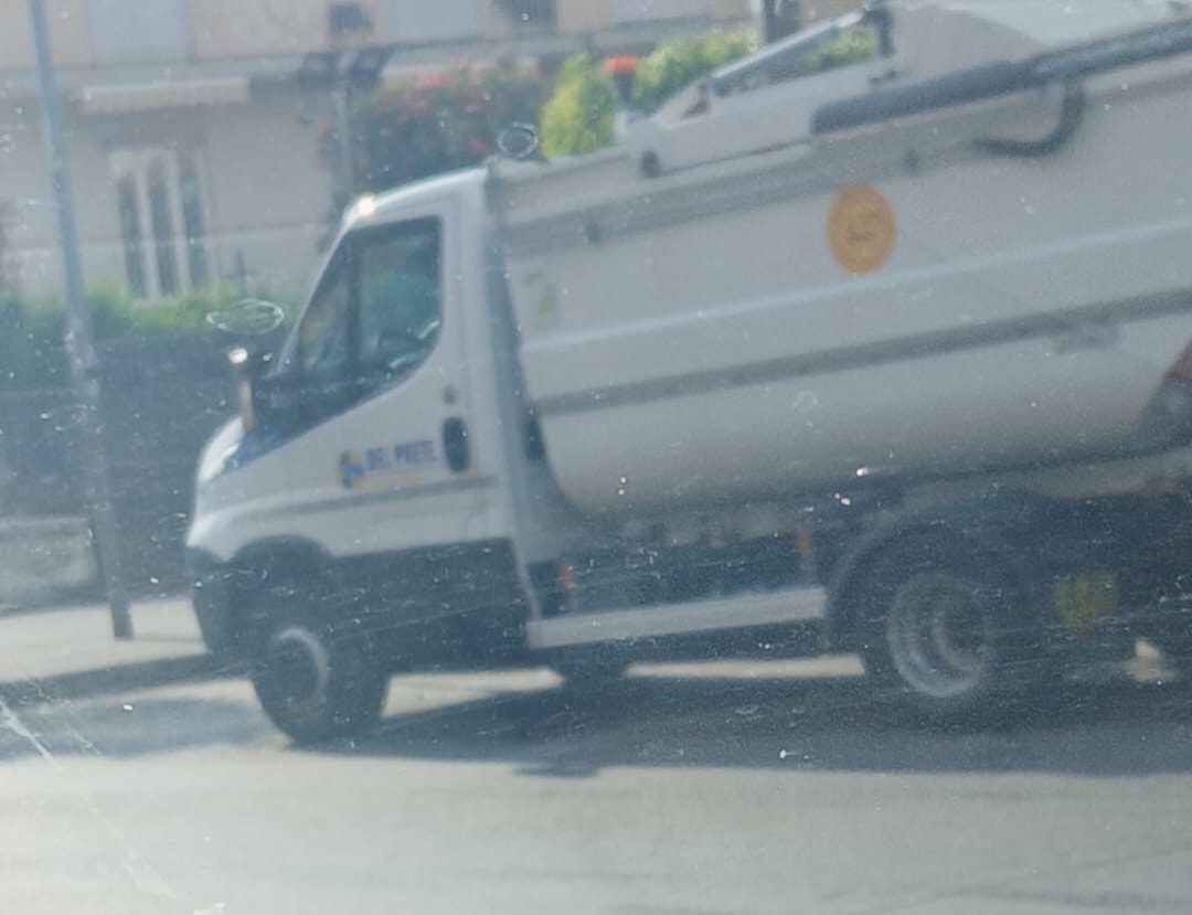 POZZUOLI/ Mezzi senza benzina, raccolta rifiuti a singhiozzo. In azione una terza ditta
