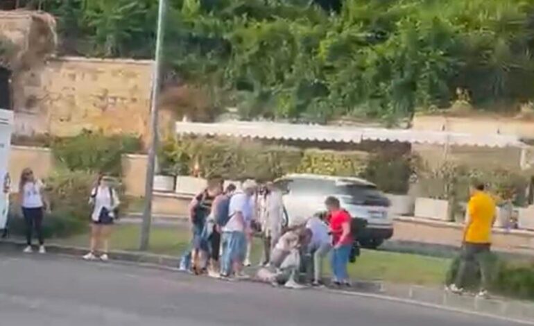 POZZUOLI/ Turista diretto al bus si accascia: soccorso dal 118
